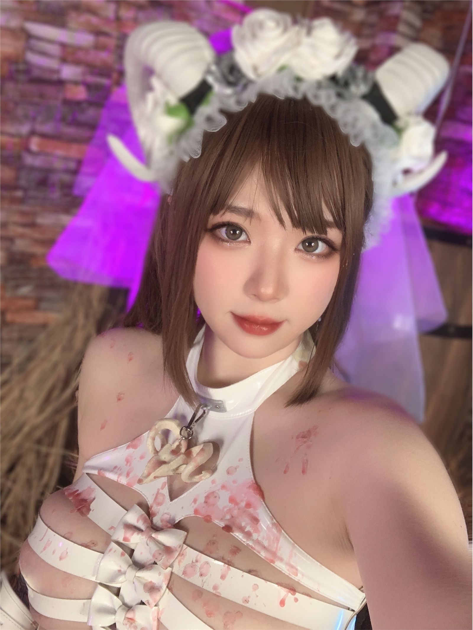 Pipi milk is so cute. - Hell bride selfie(2)